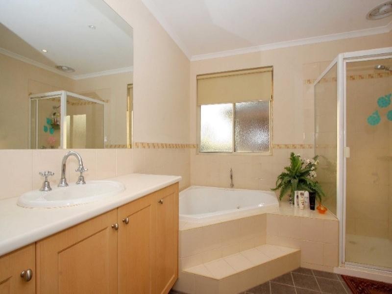 1 Lemon Gum Parade, Bundoora VIC 3083