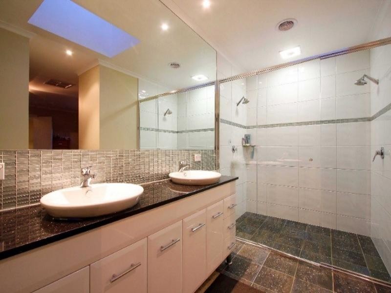 14 Langvale Court, Mill Park VIC 3082