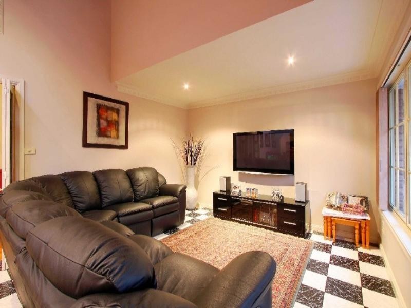 6 Edmund Rice Parade, Watsonia North VIC 3087