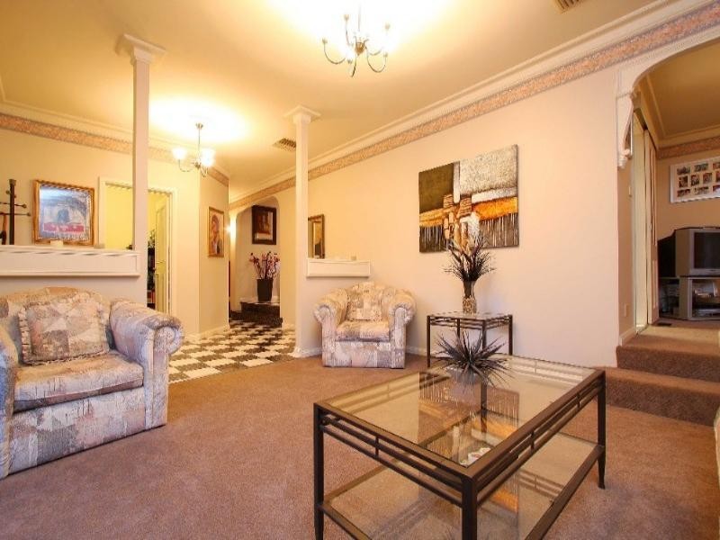 6 Edmund Rice Parade, Watsonia North VIC 3087