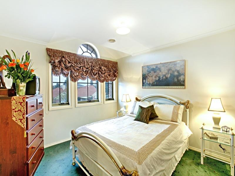 10 Wisteria Drive, Bundoora VIC 3083
