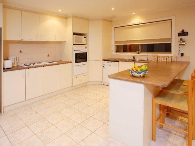 40 Stillman Drive, Mill Park VIC 3082