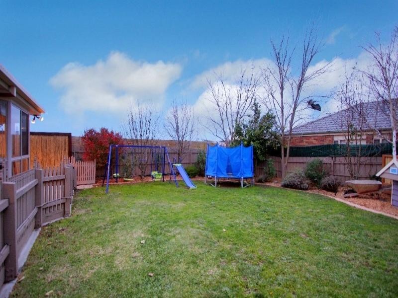 40 Stillman Drive, Mill Park VIC 3082