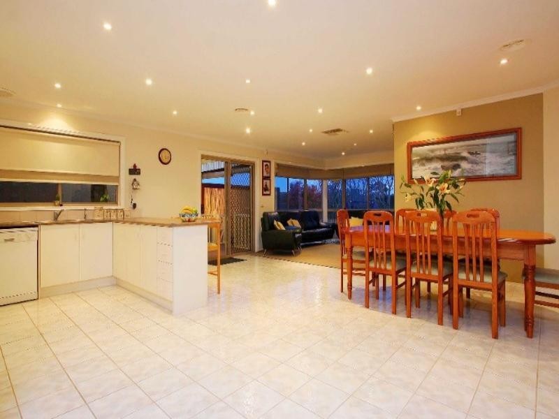 40 Stillman Drive, Mill Park VIC 3082