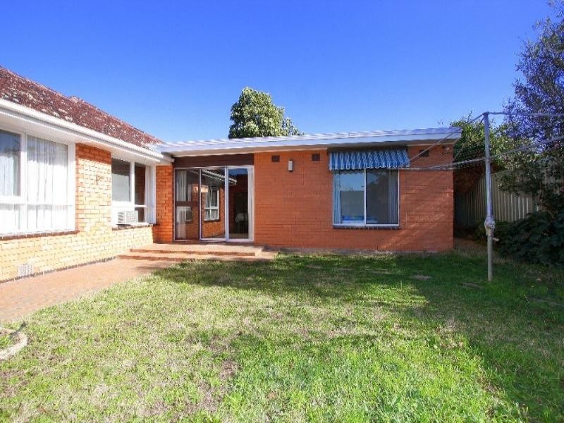 30 Bunker Avenue, Kingsbury VIC 3083