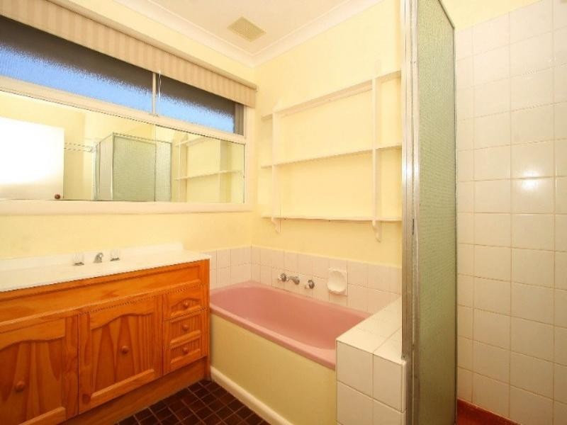 30 Bunker Avenue, Kingsbury VIC 3083