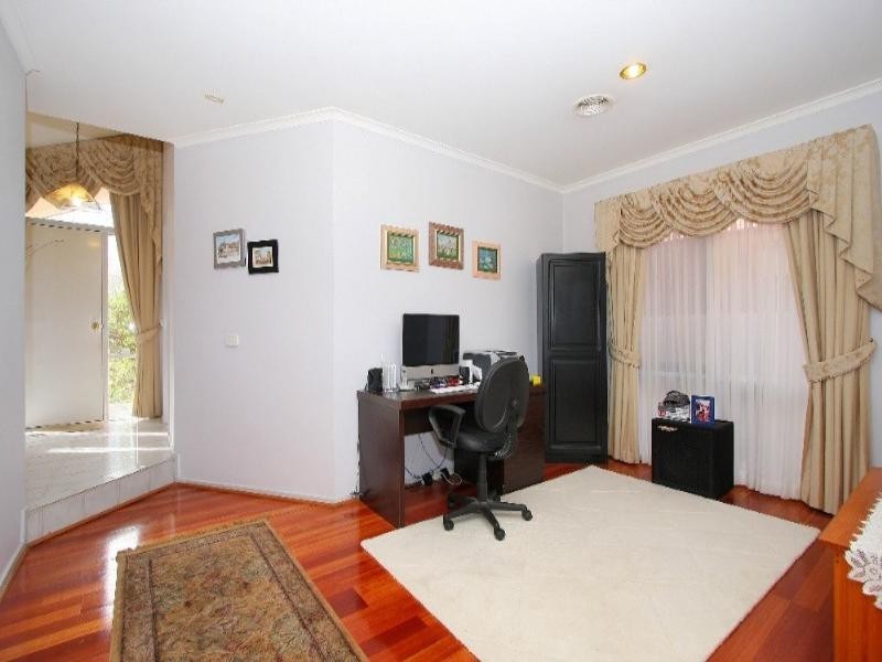 30 Arthur Phillip Way, Mill Park VIC 3082