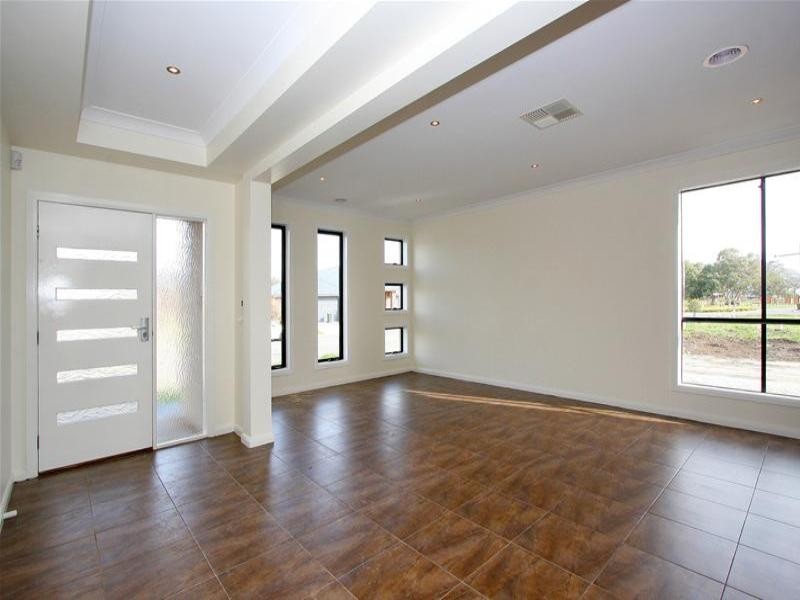 109 Vincent Drive, South Morang VIC 3752