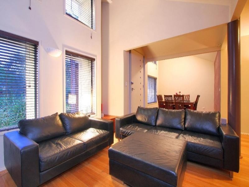 1 Woodlands Grove, Bundoora VIC 3083