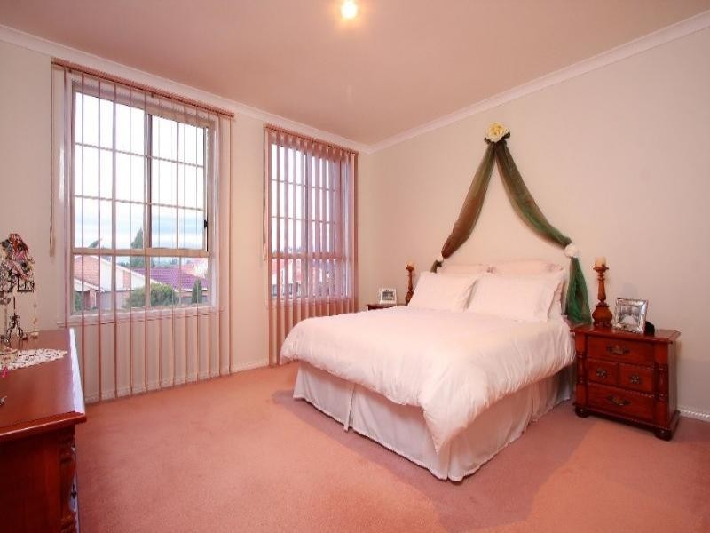 9 Francis Walton Road, Mill Park VIC 3082