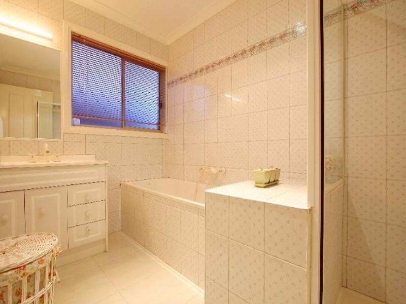 9 Francis Walton Road, Mill Park VIC 3082