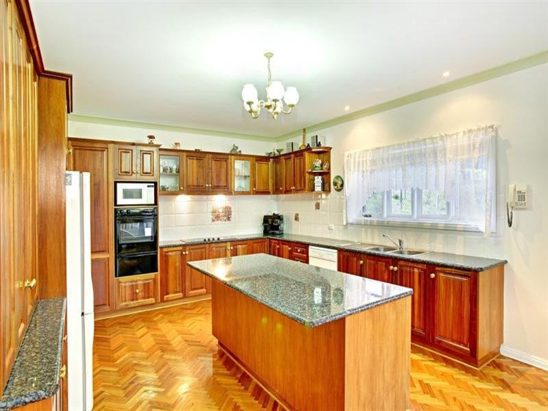 100 Seventeenth Avenue, Eden Park VIC 3757