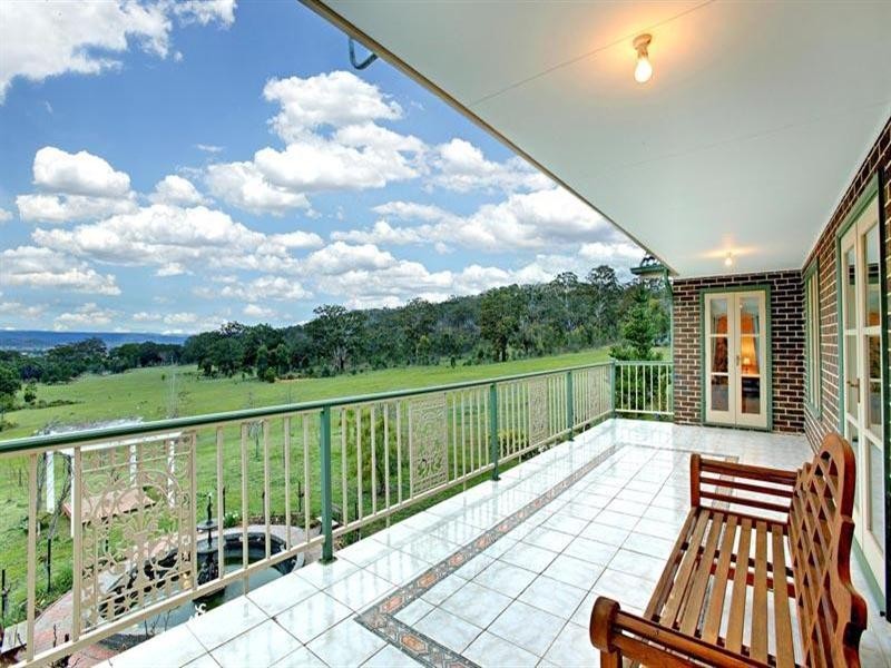 100 Seventeenth Avenue, Eden Park VIC 3757