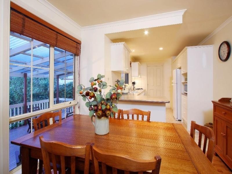 1/7 Myrtle Court, Watsonia North VIC 3087