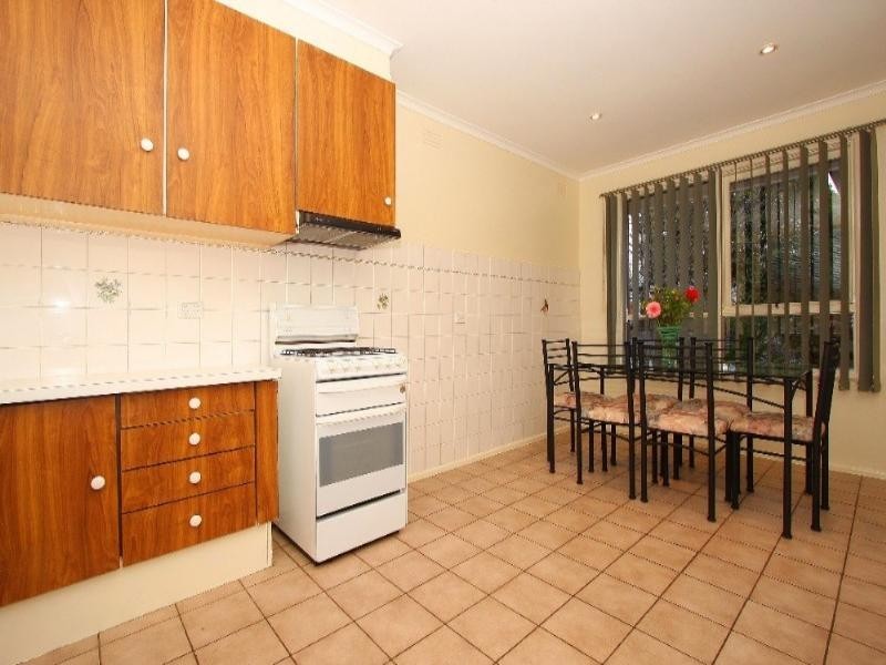 6 Eagle Avenue, Kingsbury VIC 3083