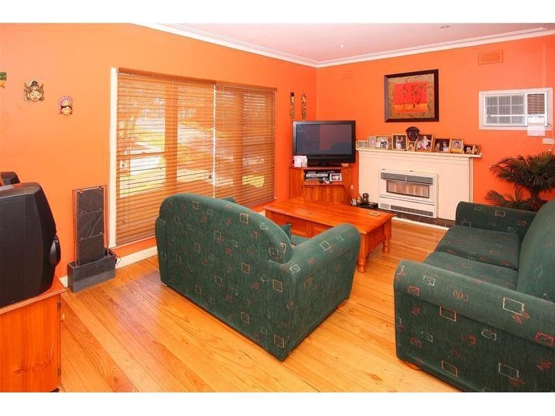 332 Grimshaw Street, Watsonia North VIC 3087