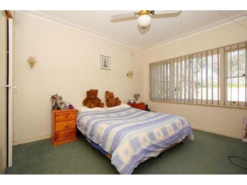 332 Grimshaw Street, Watsonia North VIC 3087