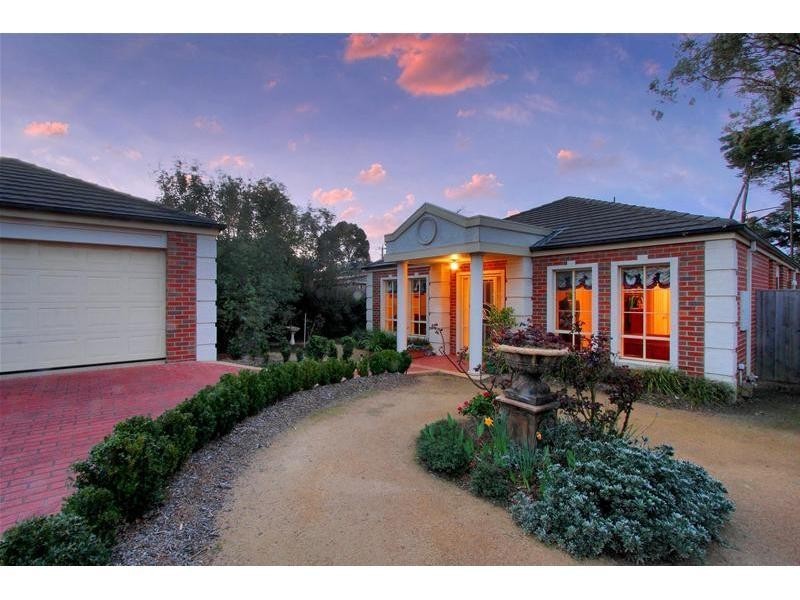 13 Castlereagh Place, Watsonia VIC 3087