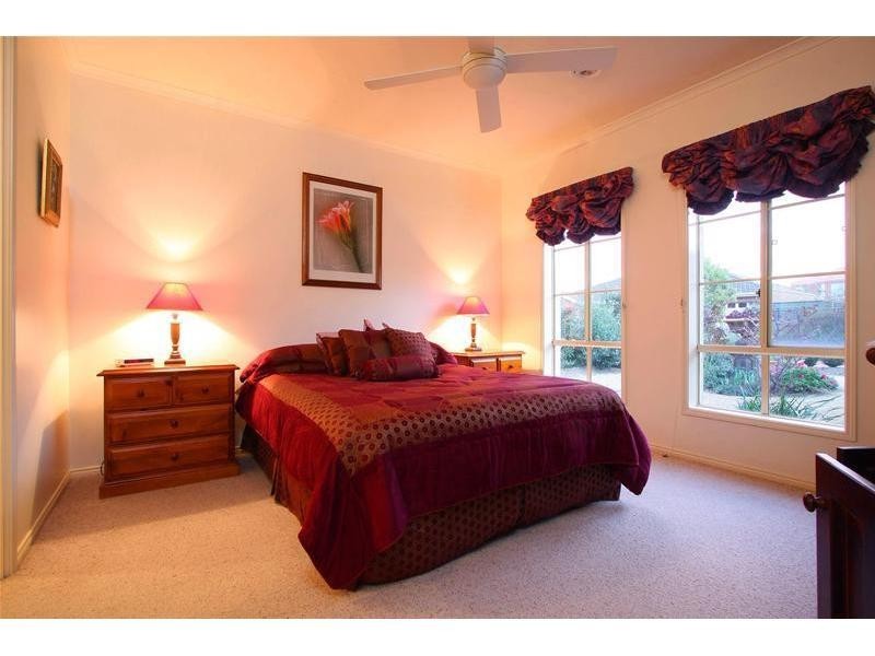 13 Castlereagh Place, Watsonia VIC 3087