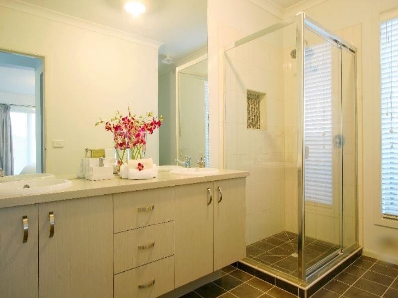 2 Hayes Walk, Bundoora VIC 3083