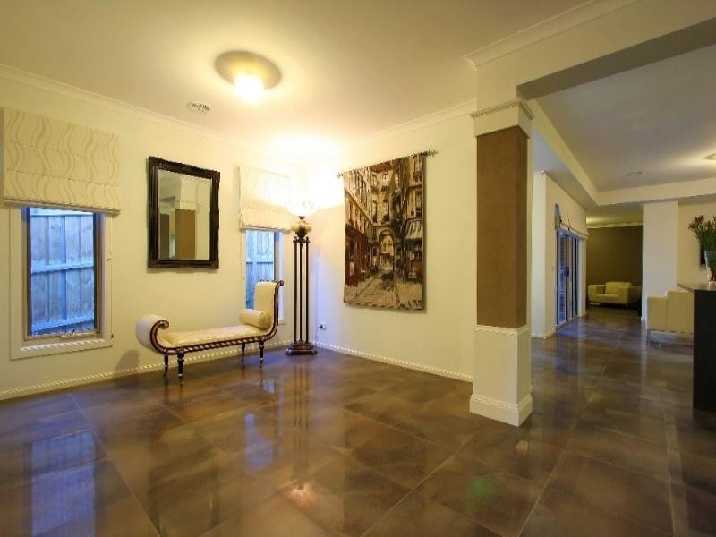 2 Hayes Walk, Bundoora VIC 3083