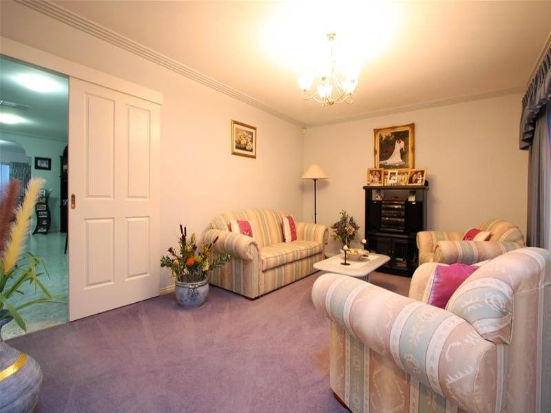 13 Eucalypt Drive, Mill Park VIC 3082