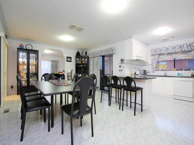 13 Eucalypt Drive, Mill Park VIC 3082