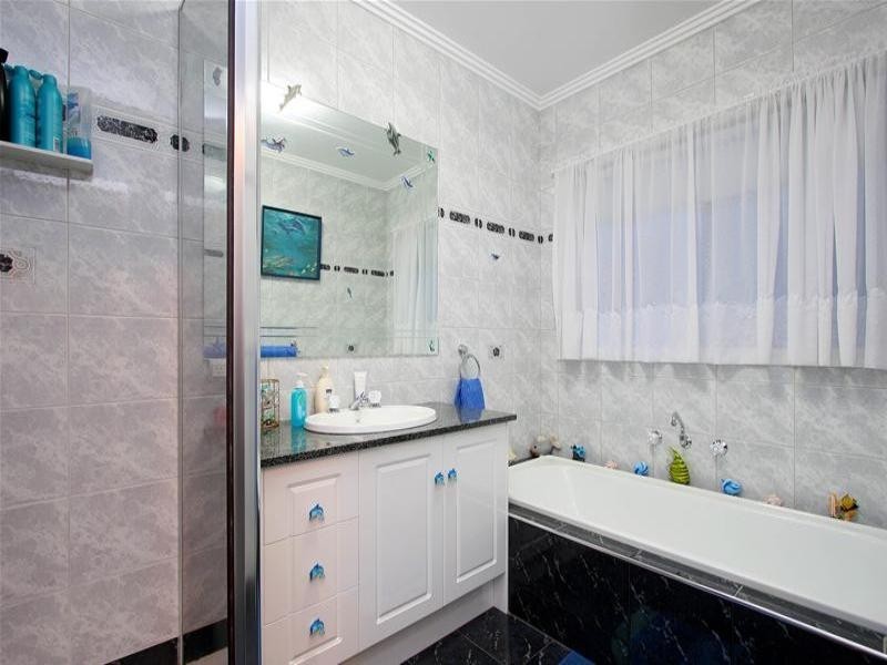 13 Eucalypt Drive, Mill Park VIC 3082