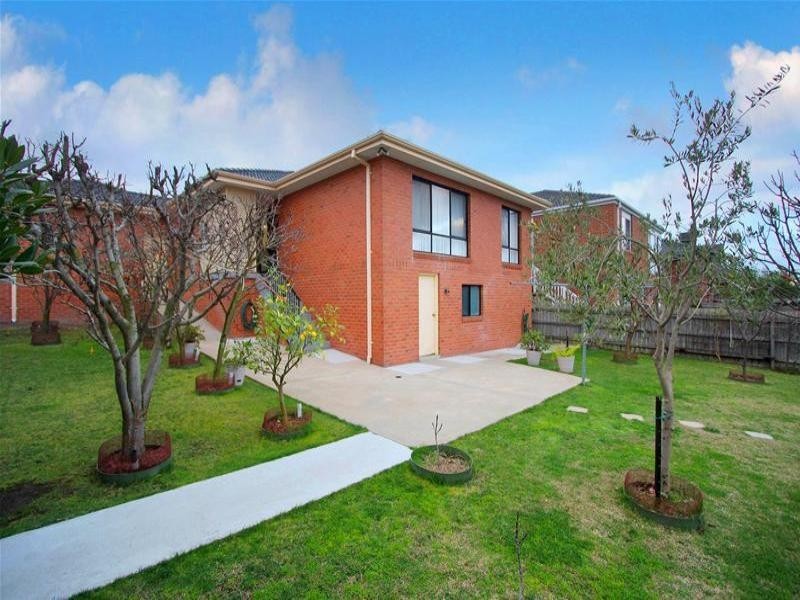 13 Eucalypt Drive, Mill Park VIC 3082