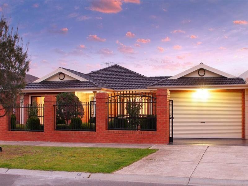 13 Eucalypt Drive, Mill Park VIC 3082