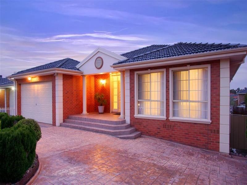 15 Eucalypt Drive, Mill Park VIC 3082