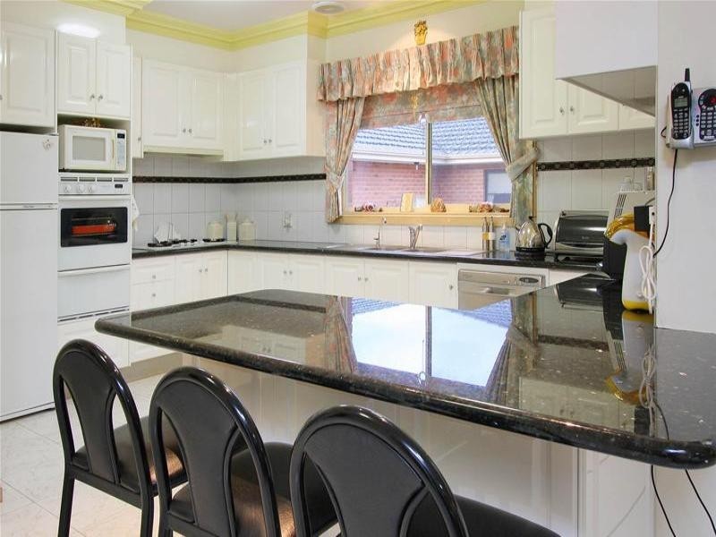 15 Eucalypt Drive, Mill Park VIC 3082