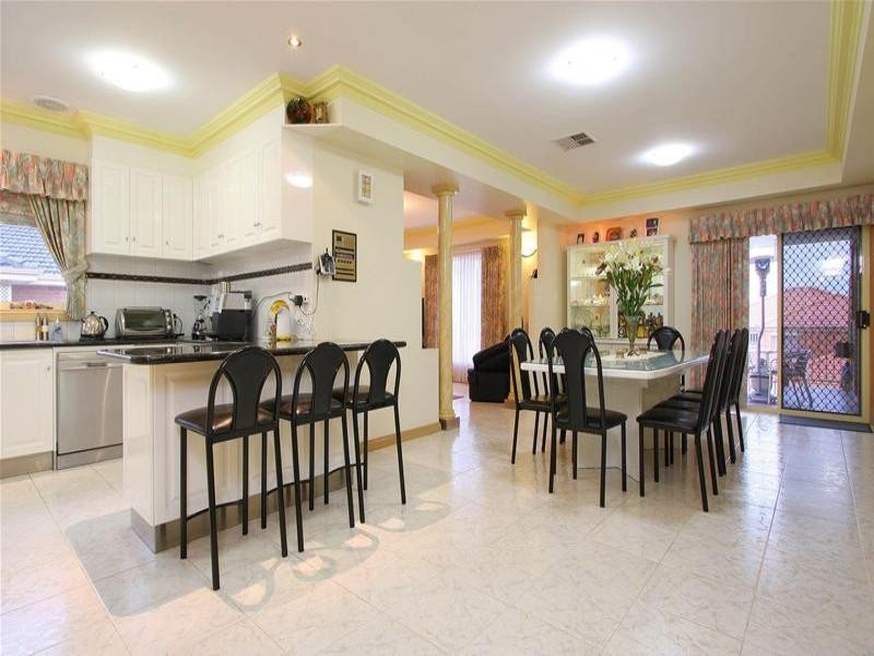 15 Eucalypt Drive, Mill Park VIC 3082