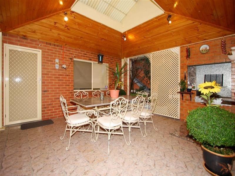 15 Eucalypt Drive, Mill Park VIC 3082