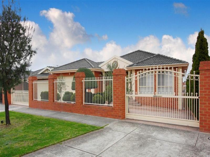 15 Eucalypt Drive, Mill Park VIC 3082