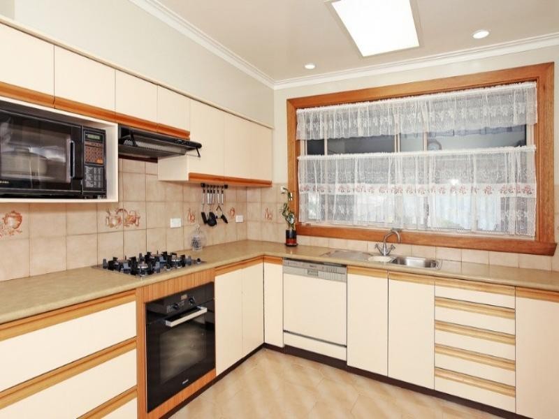 29 Bradshaw Street, Kingsbury VIC 3083