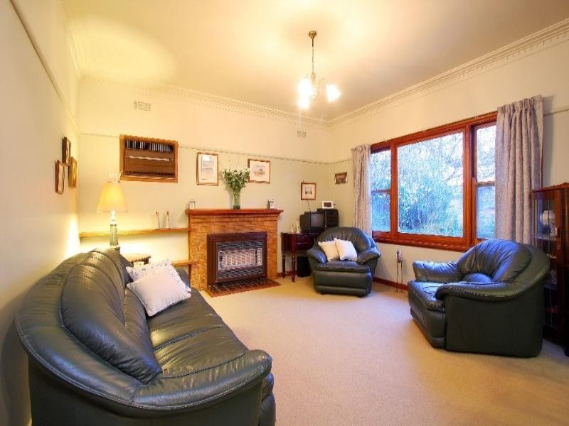 29 Devonshire Road, Watsonia VIC 3087