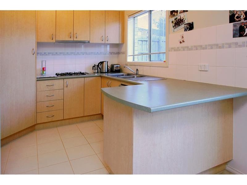 8 Redbark Hill Circuit, South Morang VIC 3752