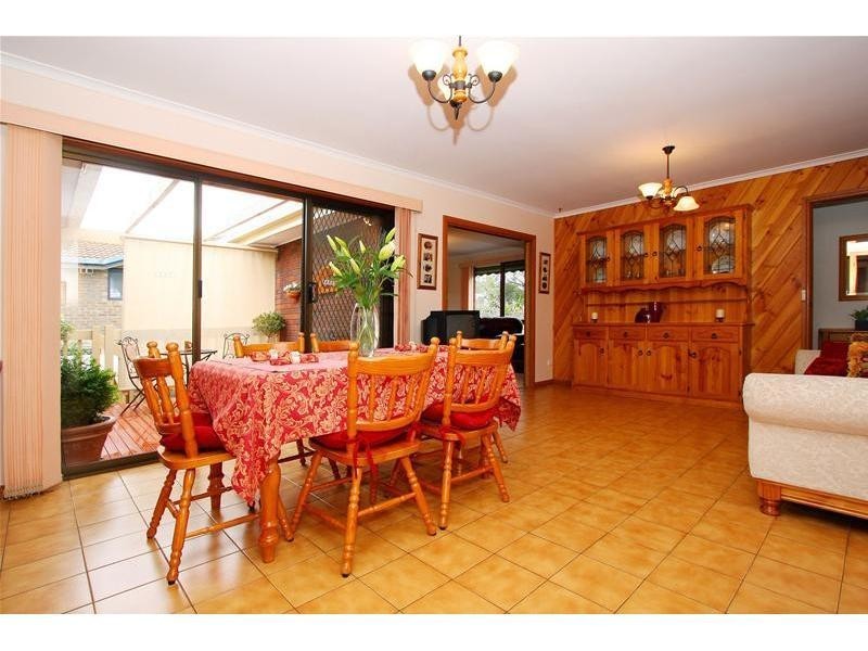 23 Edmund Rice Parade, Watsonia North VIC 3087