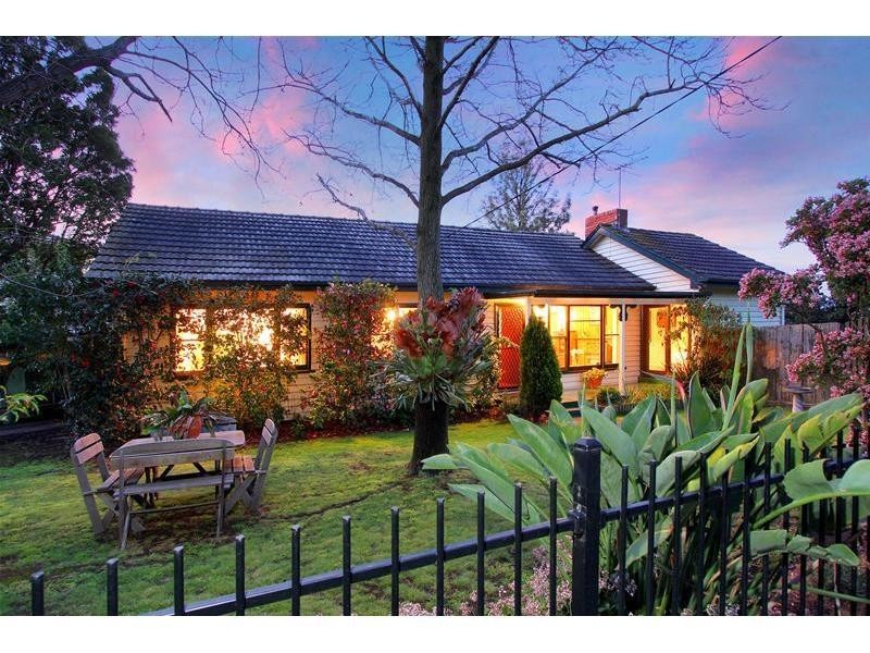 35 Crellin Crescent, Watsonia VIC 3087