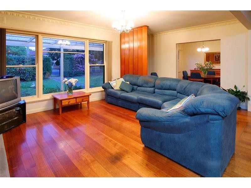 35 Crellin Crescent, Watsonia VIC 3087