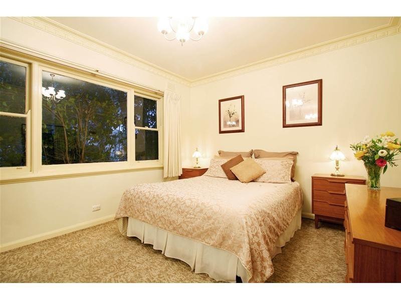 35 Crellin Crescent, Watsonia VIC 3087