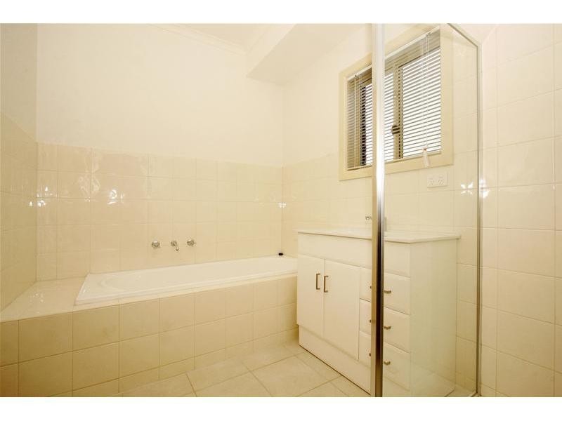 2/3 Eden Avenue, Watsonia VIC 3087