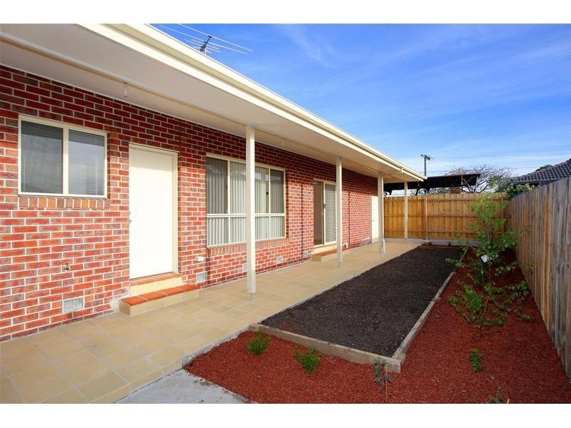2/3 Eden Avenue, Watsonia VIC 3087