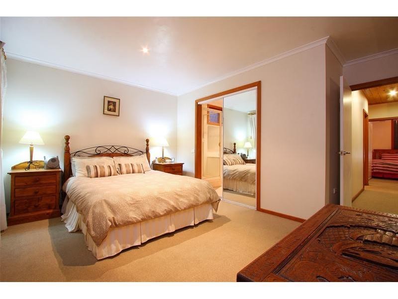 13 Medora Avenue, Bundoora VIC 3083