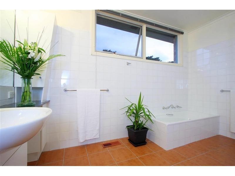 7 Loyola Court, Watsonia VIC 3087