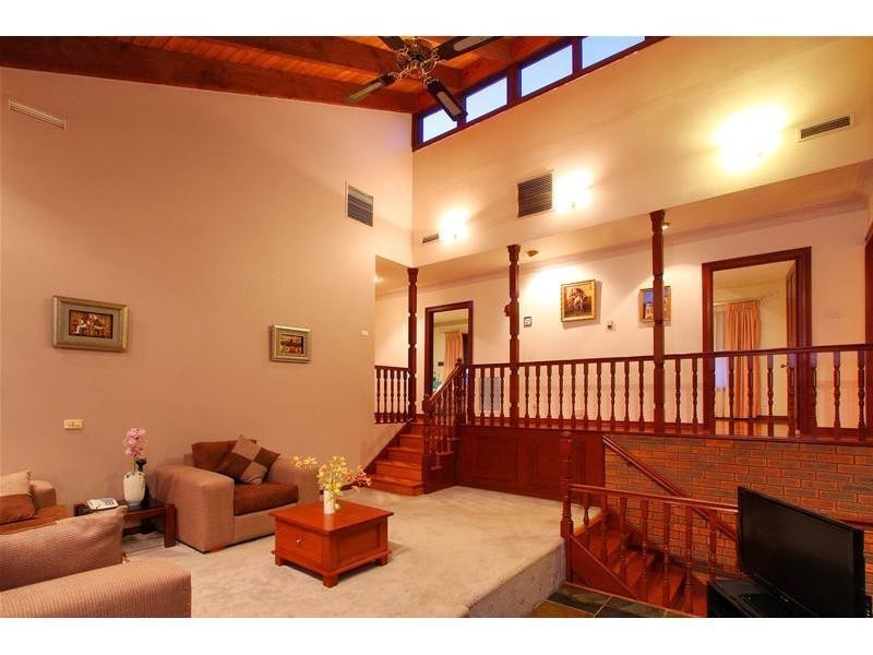 16 Medora Avenue, Bundoora VIC 3083