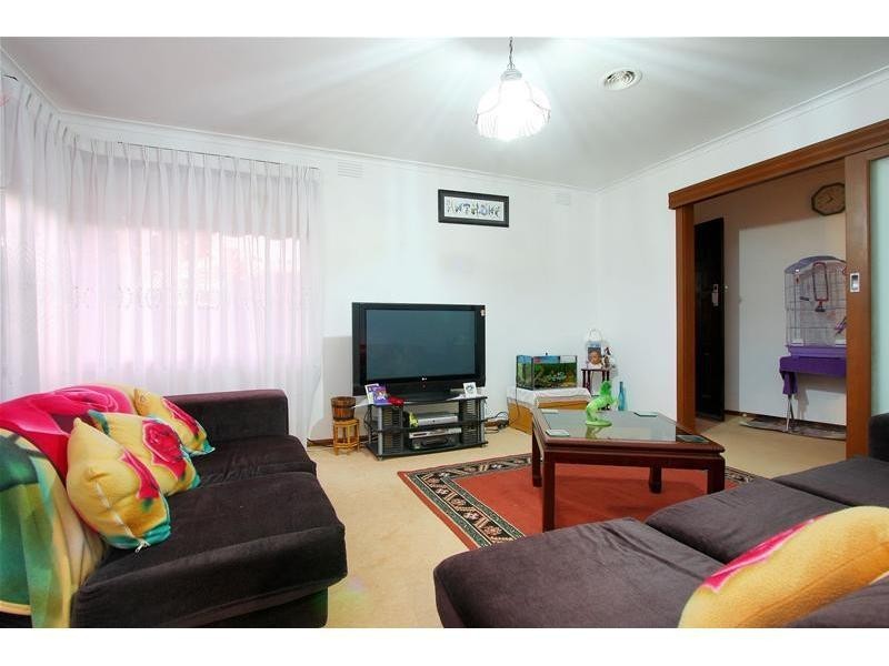 70 Dumbarton Street, Reservoir VIC 3073