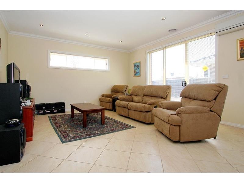 18 Paisley Street, Mernda VIC 3754