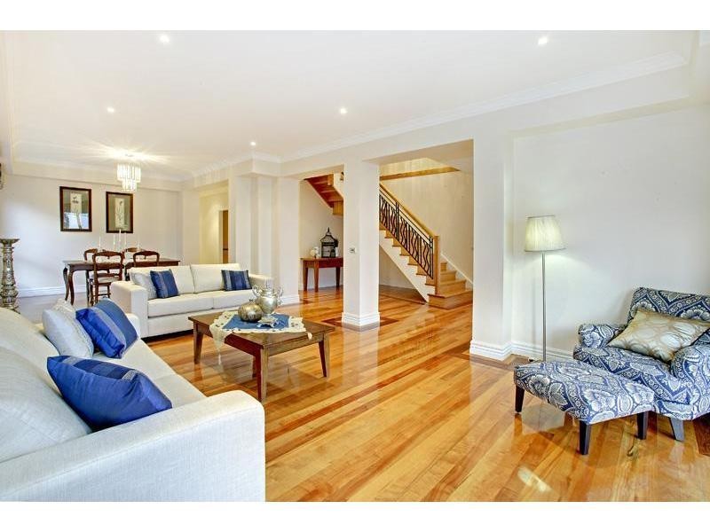 11 Skyline Drive, South Morang VIC 3752